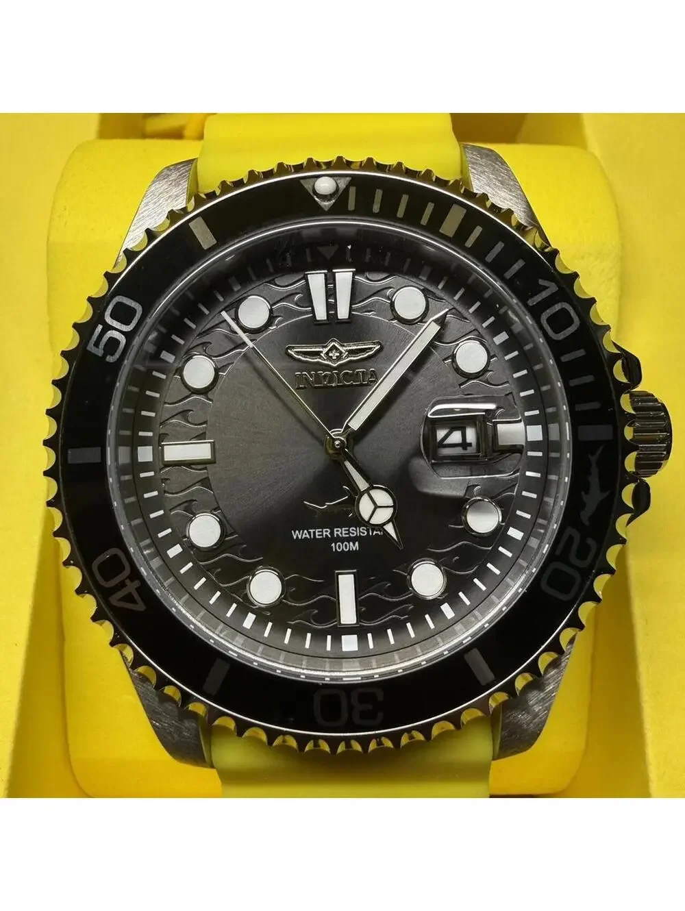 Invicta Pro Diver Shark Men's Watch - 43mm. Yellow (47163)